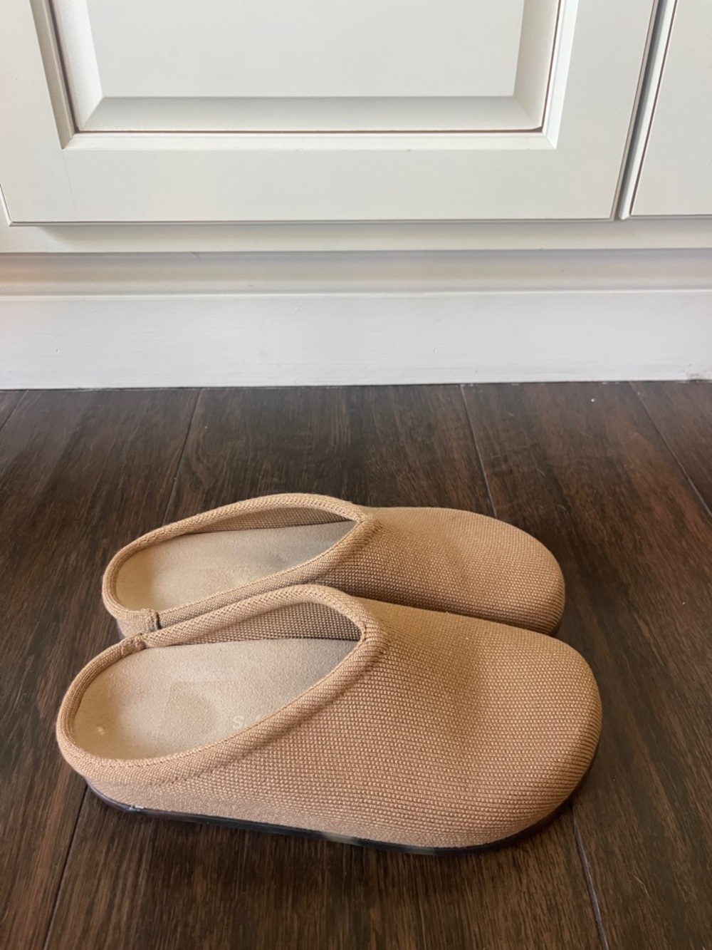 Like New! ROTHYS CASUAL CLOG - Picture 7 of 9